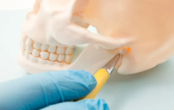 Ağız Diş ve Çene Cerrahisi: Nedir ve neyi tedavi eder?